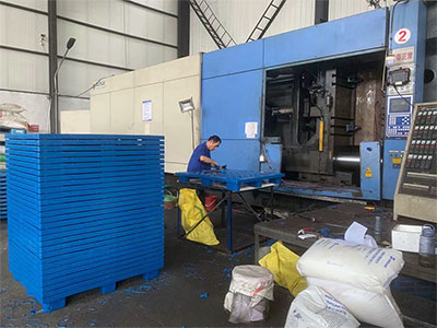 塑料华亿在线手机版（大中国区）车间生产现场